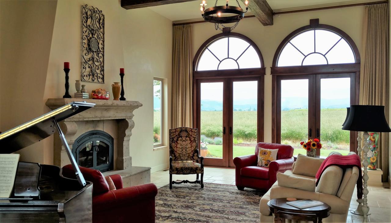 フォレストグローヴ Casale Bed & Breakfast エクステリア 写真