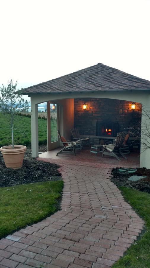 フォレストグローヴ Casale Bed & Breakfast エクステリア 写真